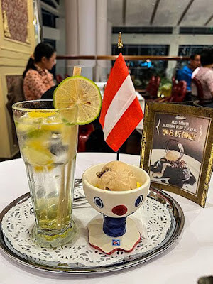 奧地利美食推薦─阿瑪迪斯咖啡館(Kaffee Amadeus),必吃奧地利洋蔥肋眼牛排、冰淇淋、 歐風蛋糕