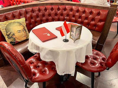 奧地利美食推薦─阿瑪迪斯咖啡館(Kaffee Amadeus),必吃奧地利洋蔥肋眼牛排、冰淇淋、 歐風蛋糕