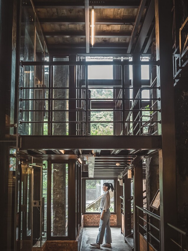 猴硐新景點︱讓貓村不只是貓村，室內美到不像展覽館的瑞三整煤廠