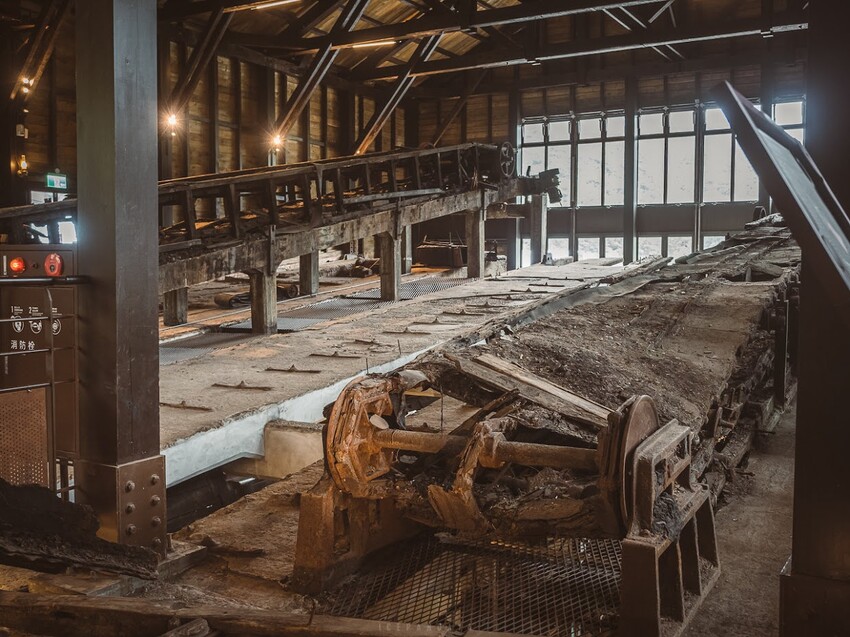 猴硐新景點︱讓貓村不只是貓村，室內美到不像展覽館的瑞三整煤廠