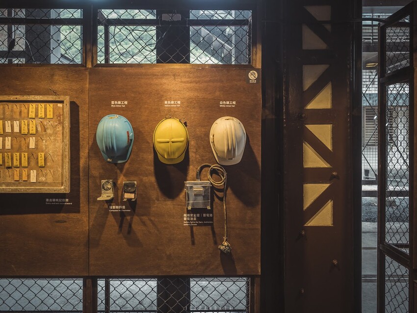 猴硐新景點︱讓貓村不只是貓村，室內美到不像展覽館的瑞三整煤廠