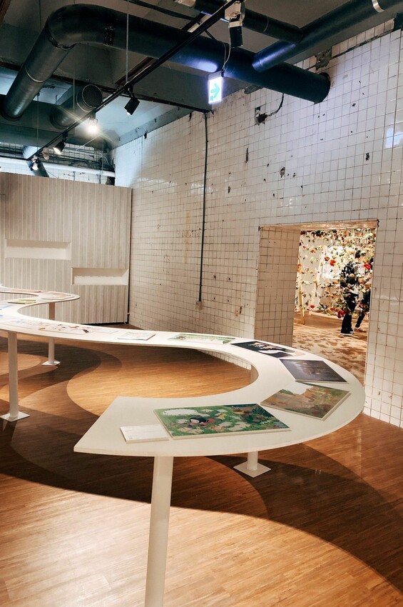 [台中展覽] 此時彼刻-國際插畫暨文資插畫展｜超夢幻花花隧道｜即日起～10/30止｜透過藝術 展現出生命中重要的時刻！ - 萍姐愛分享