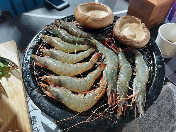 棒球場烤肉初體驗「桃猿快樂炒」看球賽還能一邊烤肉,很有趣的經歷