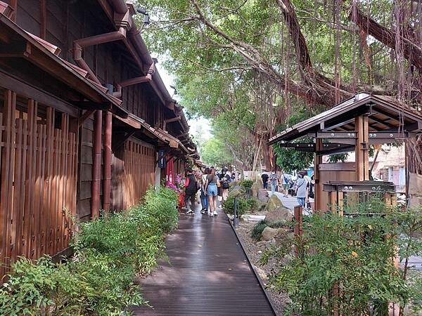 台北最新熱門景點!【榕錦時光生活園區】-原臺北刑務所官舍,整排日式建築結合多家品牌形成複合式聚落