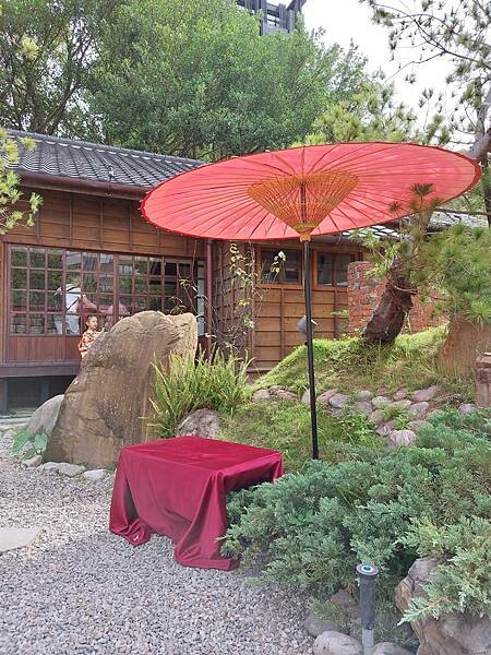 台北最新熱門景點!【榕錦時光生活園區】-原臺北刑務所官舍,整排日式建築結合多家品牌形成複合式聚落