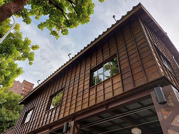 台北最新熱門景點!【榕錦時光生活園區】-原臺北刑務所官舍,整排日式建築結合多家品牌形成複合式聚落