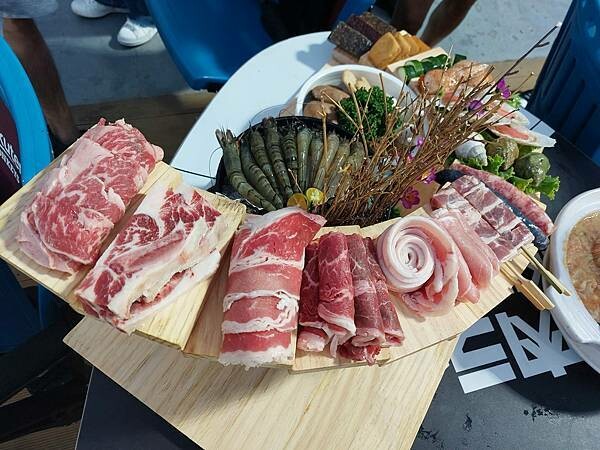 棒球場烤肉初體驗「桃猿快樂炒」看球賽還能一邊烤肉,很有趣的經歷