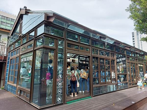 台北最新熱門景點!【榕錦時光生活園區】-原臺北刑務所官舍,整排日式建築結合多家品牌形成複合式聚落