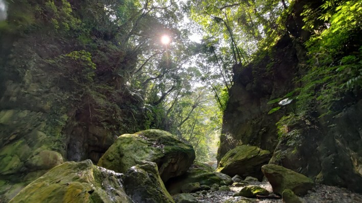 【宜蘭南澳】金岳瀑布溯溪，好山好水好風景 | 水上活動好選擇