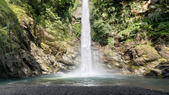 【宜蘭南澳】金岳瀑布溯溪，好山好水好風景 | 水上活動好選擇