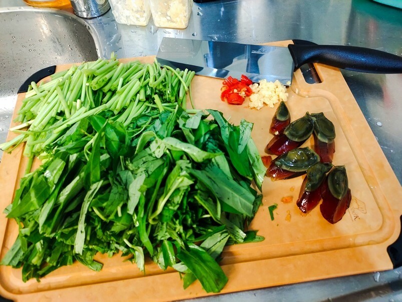 【開箱】義大利MamaCook廚神系列-黑鑽鈦晶鋼4刀5件組，一組刀具滿足日常料理所需！