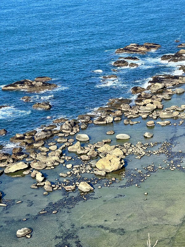 【台灣，基隆市，中正區】看海，看山都好美的忘憂谷（忘幽谷）；有種一秒鐘到日本禮文島的錯覺！！（基隆景