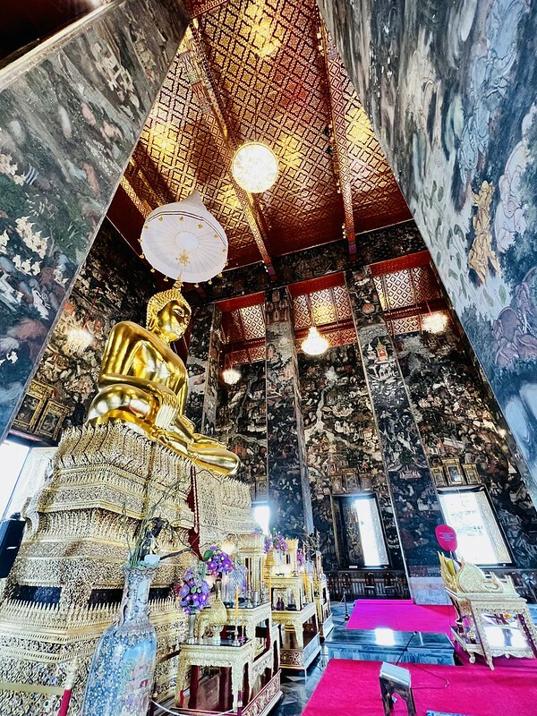 【亞洲，泰國，曼谷】初次見面，請多指教的「紅色大鞦韆」與「蘇泰寺 Wat Sutha tวัดสุทัศนเทพวราราม」。（