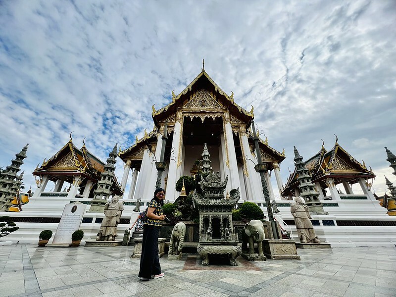 【亞洲，泰國，曼谷】初次見面，請多指教的「紅色大鞦韆」與「蘇泰寺 Wat Sutha tวัดสุทัศนเทพวราราม」。（