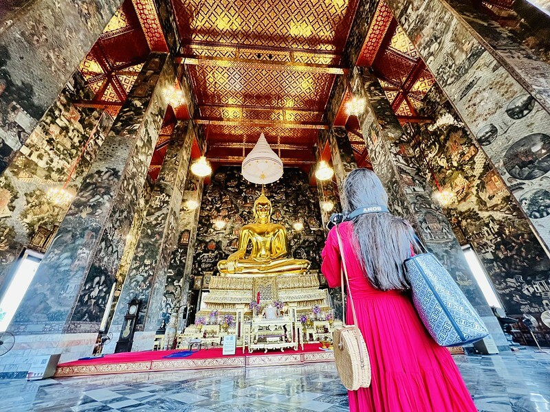 【亞洲，泰國，曼谷】初次見面，請多指教的「紅色大鞦韆」與「蘇泰寺 Wat Sutha tวัดสุทัศนเทพวราราม」。（