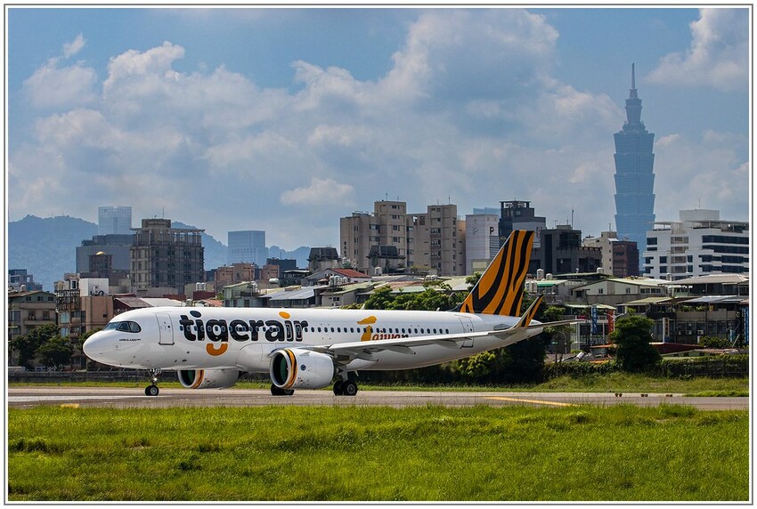【飛機拍攝點】華航皮卡丘彩繪機航班‧機型‧拍攝點│桃園機場捷運‧台北捷運‧飛翔皮卡丘.尋寶歷險記彩繪列車‧