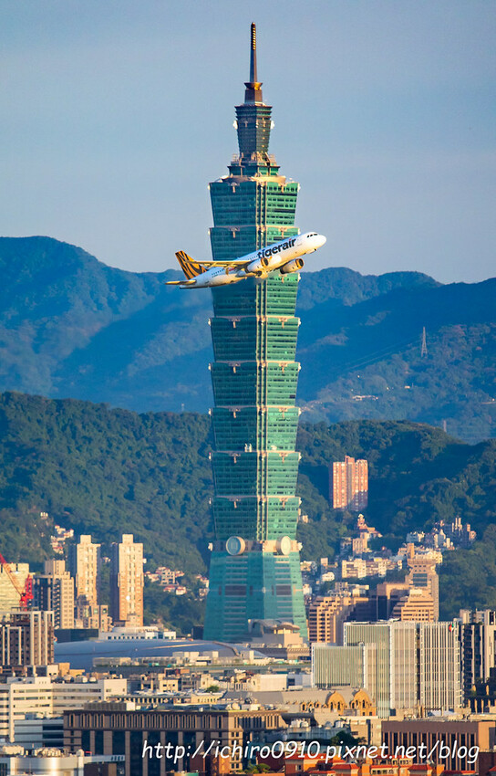 【飛機拍攝點】華航皮卡丘彩繪機航班‧機型‧拍攝點│桃園機場捷運‧台北捷運‧飛翔皮卡丘.尋寶歷險記彩繪列車‧