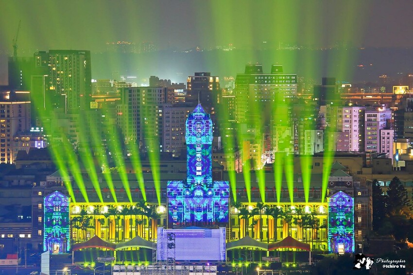 【台北活動】2022總統府國慶光雕秀。絢麗光影之美璀璨登場(展期2022/10/06~2022/10/10)│國慶日活動‧雷虎小