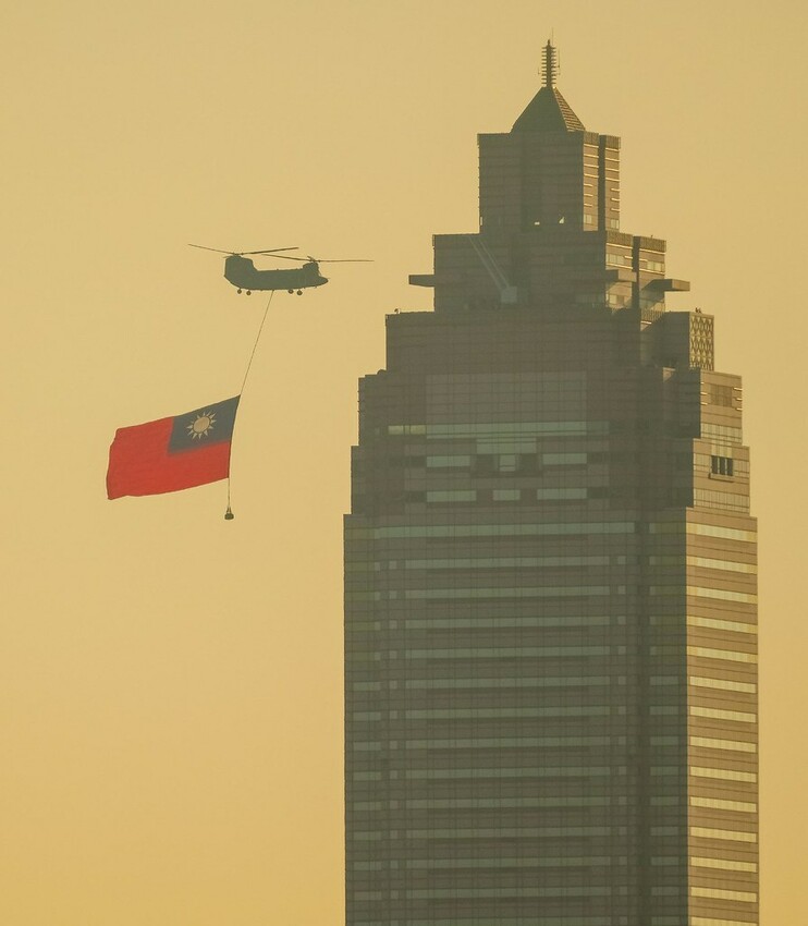 【台北活動】2022總統府國慶光雕秀。絢麗光影之美璀璨登場(展期2022/10/06~2022/10/10)│國慶日活動‧雷虎小