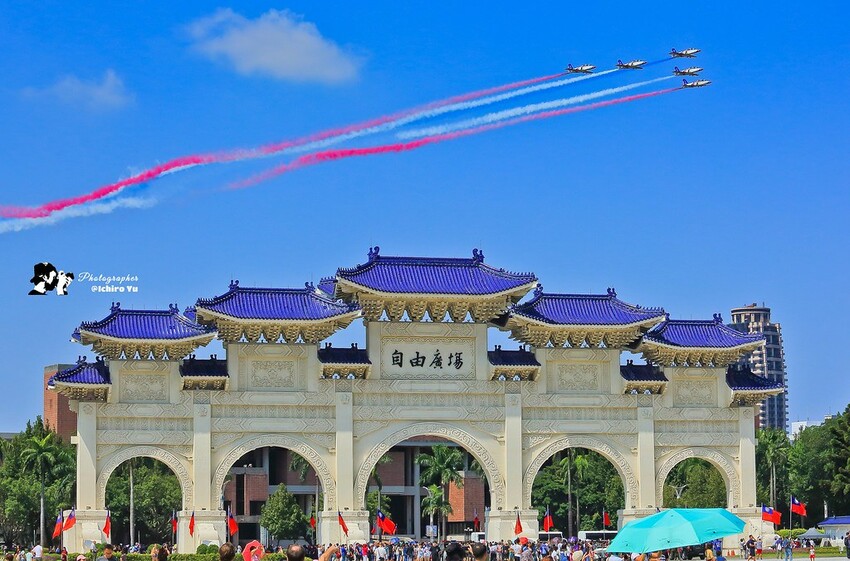 【台北活動】2022總統府國慶光雕秀。絢麗光影之美璀璨登場(展期2022/10/06~2022/10/10)│國慶日活動‧雷虎小