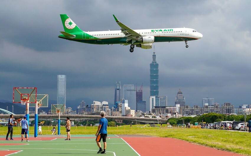 【飛機拍攝點】華航皮卡丘彩繪機航班‧機型‧拍攝點│桃園機場捷運‧台北捷運‧飛翔皮卡丘.尋寶歷險記彩繪列車‧