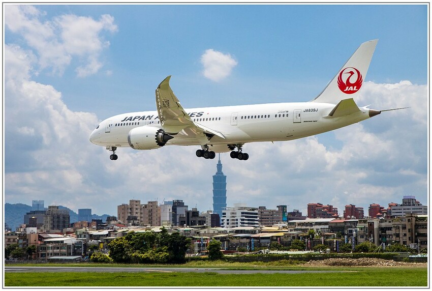 【飛機拍攝點】華航皮卡丘彩繪機航班‧機型‧拍攝點│桃園機場捷運‧台北捷運‧飛翔皮卡丘.尋寶歷險記彩繪列車‧