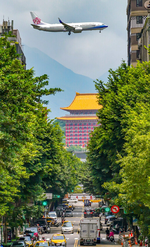 【飛機拍攝點】華航皮卡丘彩繪機航班‧機型‧拍攝點│桃園機場捷運‧台北捷運‧飛翔皮卡丘.尋寶歷險記彩繪列車‧