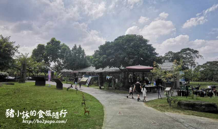 嘉義。番路》逐鹿文創園區+觸口遊客中心。梅花鹿餵食。鄒族歌舞表演
