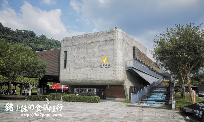 嘉義。番路》逐鹿文創園區+觸口遊客中心。梅花鹿餵食。鄒族歌舞表演