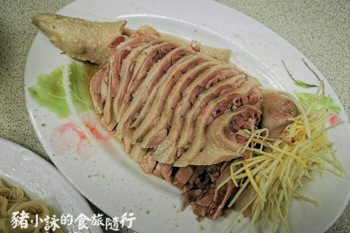 嘉義。民雄》三隻小豬觀光農場。有童話世界場景又有小動物的親子農場