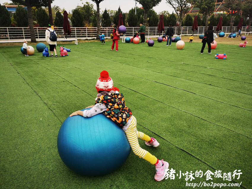 嘉義。民雄》三隻小豬觀光農場。有童話世界場景又有小動物的親子農場