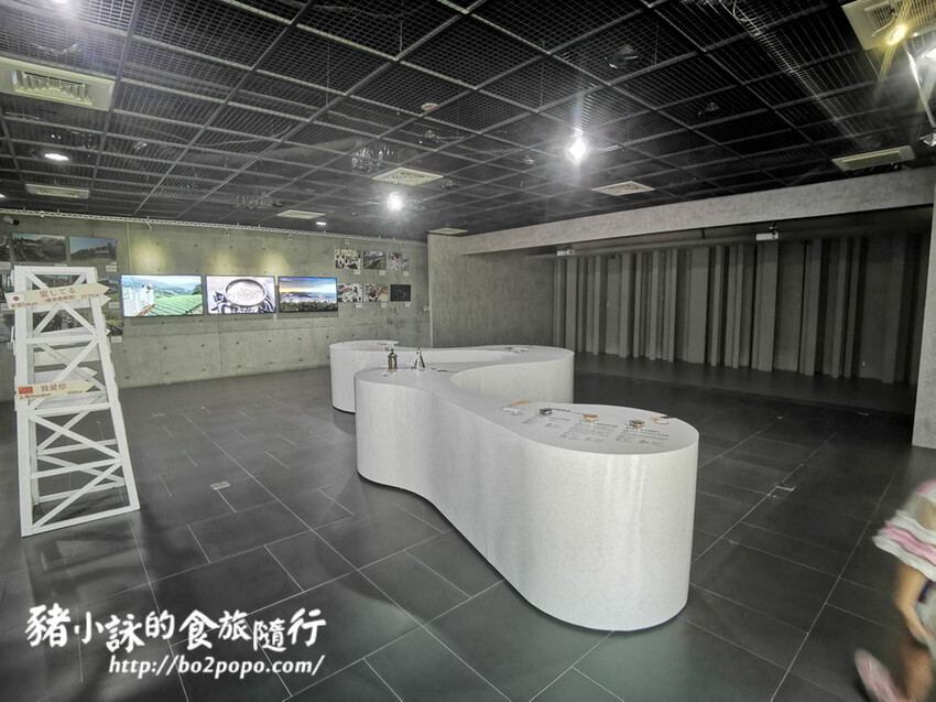 嘉義。番路》逐鹿文創園區+觸口遊客中心。梅花鹿餵食。鄒族歌舞表演