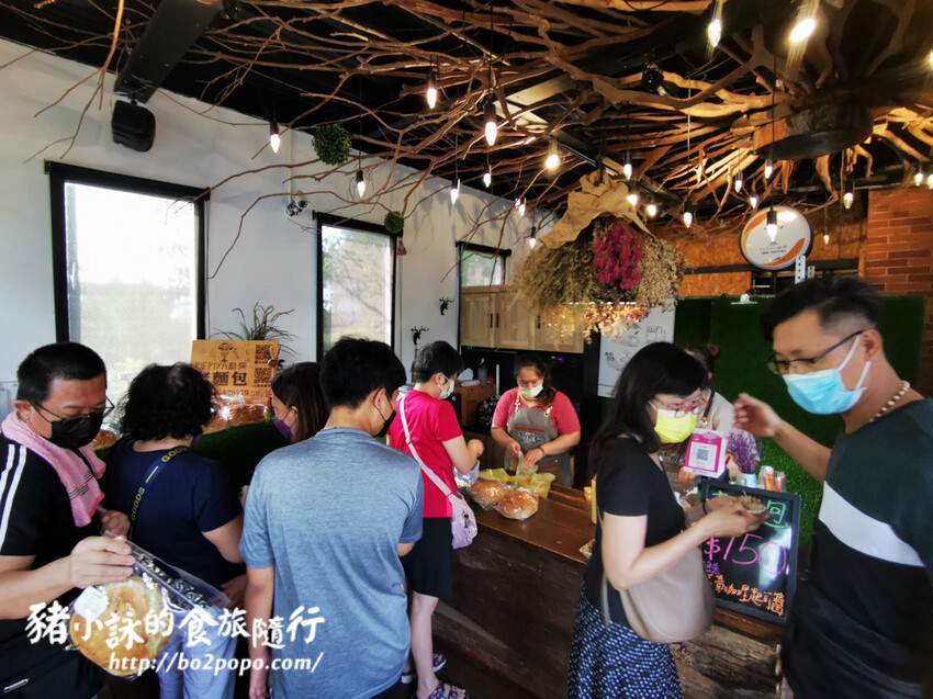 嘉義。番路》逐鹿文創園區+觸口遊客中心。梅花鹿餵食。鄒族歌舞表演