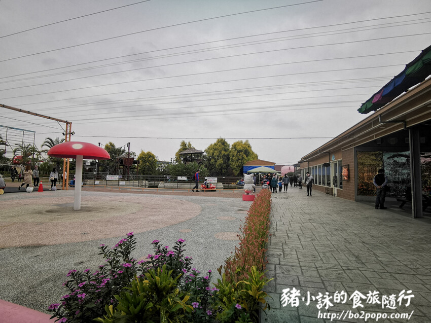 嘉義。民雄》三隻小豬觀光農場。有童話世界場景又有小動物的親子農場