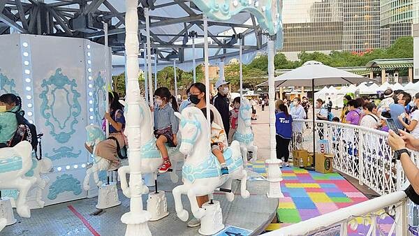 2022新北耶誕城～真的可以不用去的耶誕城活動，板橋新北市政府耶誕城完整最新資訊、完整介紹、詳細介紹心得