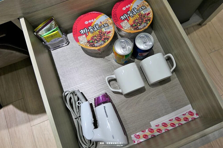 住宿。高雄★秝芯旅店駁二館 外觀到房間內部都有可愛的插畫