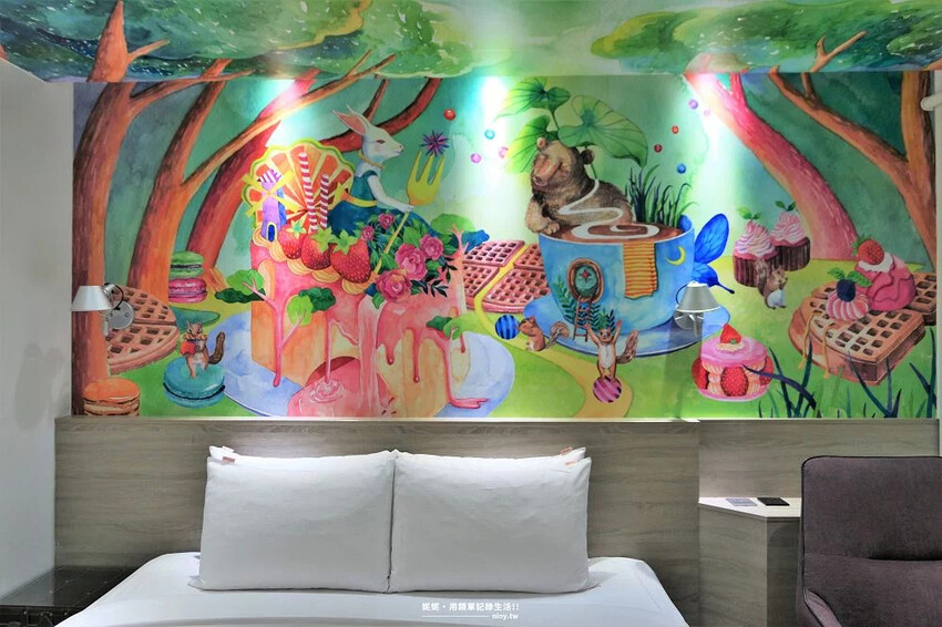住宿。高雄★秝芯旅店駁二館 外觀到房間內部都有可愛的插畫