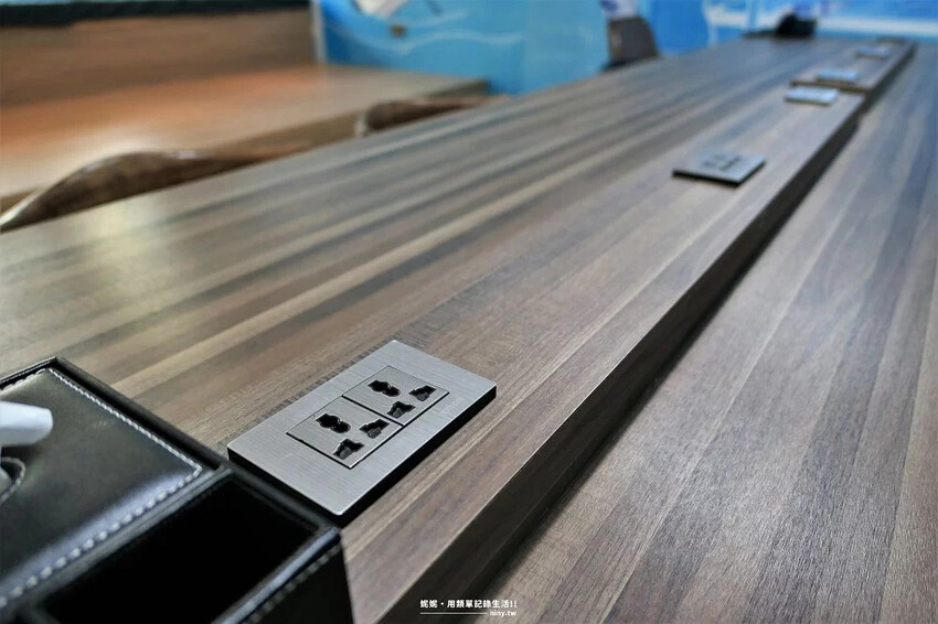 住宿。高雄★秝芯旅店駁二館 外觀到房間內部都有可愛的插畫