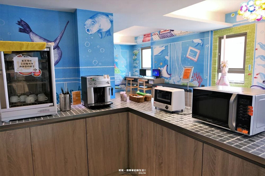 住宿。高雄★秝芯旅店駁二館 外觀到房間內部都有可愛的插畫