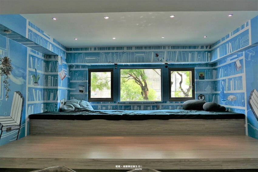 住宿。高雄★秝芯旅店駁二館 外觀到房間內部都有可愛的插畫