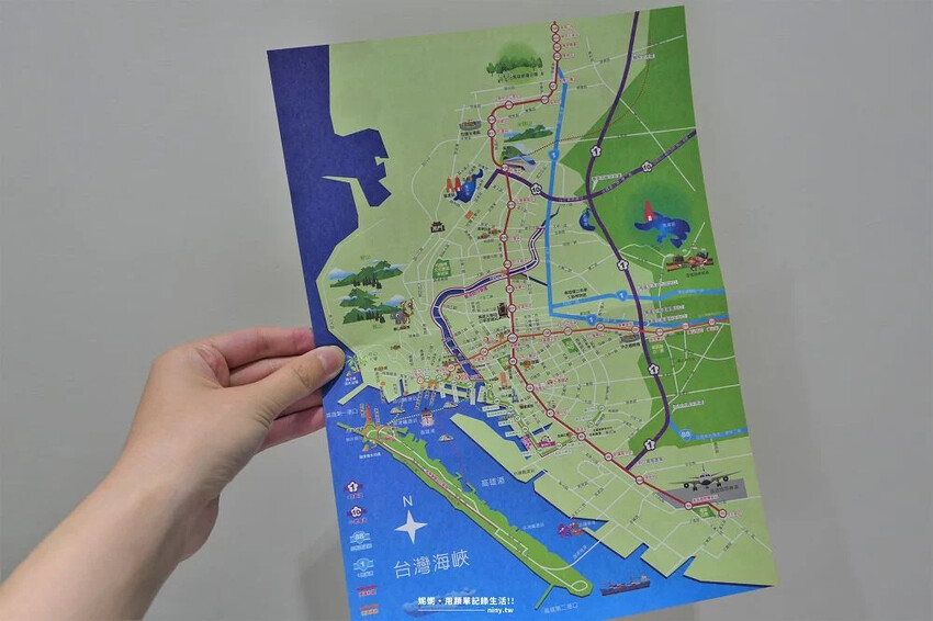 住宿。高雄★秝芯旅店駁二館 外觀到房間內部都有可愛的插畫