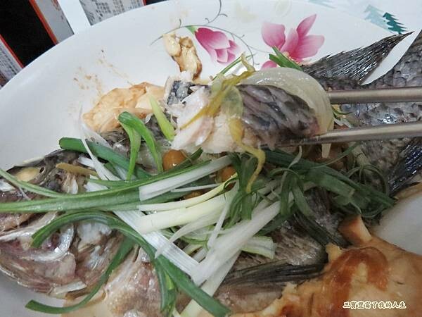 質感生活【日本Hirone】新橘黑 水蒸式健康蒸煮燒烤盤(含蓋+隔熱夾1雙) 燒烤、煎煮、蒸煮 輕鬆好料理