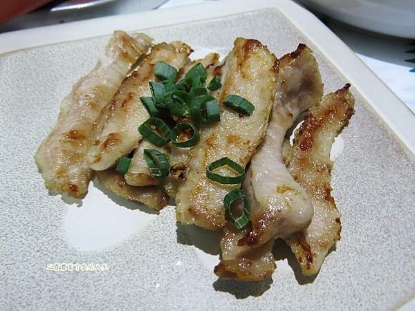 質感生活【日本Hirone】新橘黑 水蒸式健康蒸煮燒烤盤(含蓋+隔熱夾1雙) 燒烤、煎煮、蒸煮 輕鬆好料理