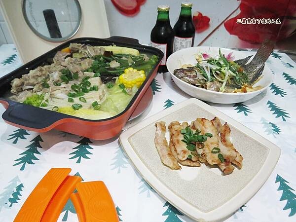 質感生活【日本Hirone】新橘黑 水蒸式健康蒸煮燒烤盤(含蓋+隔熱夾1雙) 燒烤、煎煮、蒸煮 輕鬆好料理