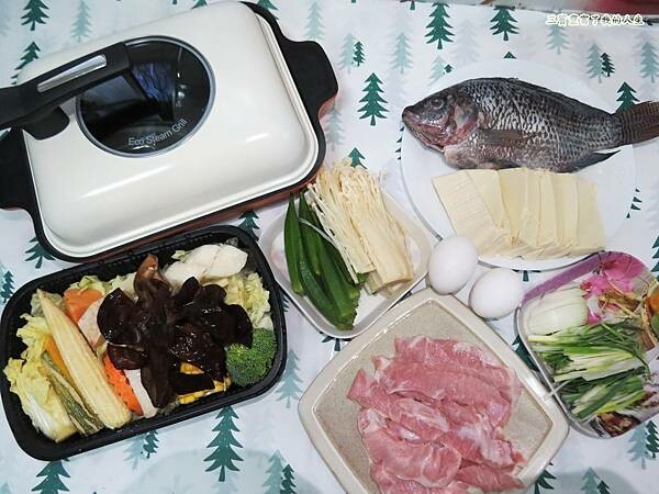 質感生活【日本Hirone】新橘黑 水蒸式健康蒸煮燒烤盤(含蓋+隔熱夾1雙) 燒烤、煎煮、蒸煮 輕鬆好料理