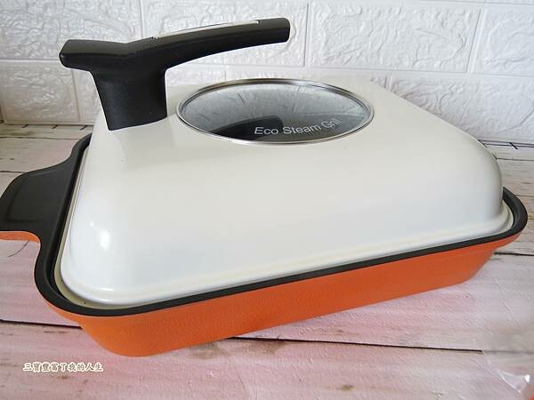 質感生活【日本Hirone】新橘黑 水蒸式健康蒸煮燒烤盤(含蓋+隔熱夾1雙) 燒烤、煎煮、蒸煮 輕鬆好料理