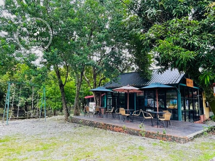 偶像劇、電影、MV拍攝地，一起回味在《天送埤森鐵文創園區》帶來的幸福感，遊園火車、旋轉木馬小孩最愛，全新伐木星空等你來挑戰！ @魚兒 x 牽手明太子的「視」界旅行