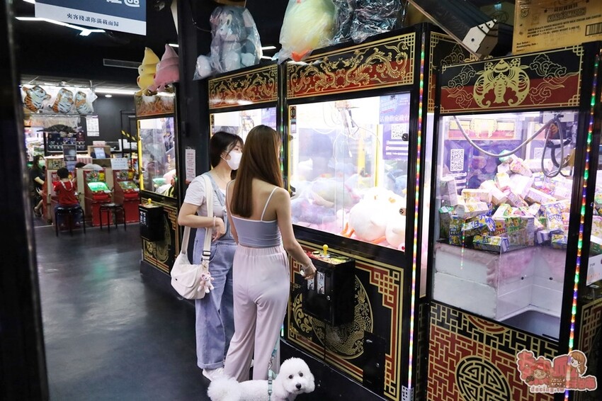 【台南娛樂】夾客棧物流商城！台南唯一一間夾娃娃送摸彩，最大獎五十吋液晶電視送給你~ - 熱血玩台南。跳躍新世界