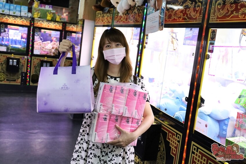 【台南娛樂】夾客棧物流商城！台南唯一一間夾娃娃送摸彩，最大獎五十吋液晶電視送給你~ - 熱血玩台南。跳躍新世界