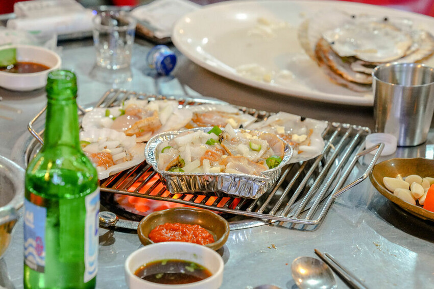 秀敏家炭火烤蛤蠣 Ｘ魔王 韓國釜山青沙浦美食推薦 綜合烤貝類新鮮味美